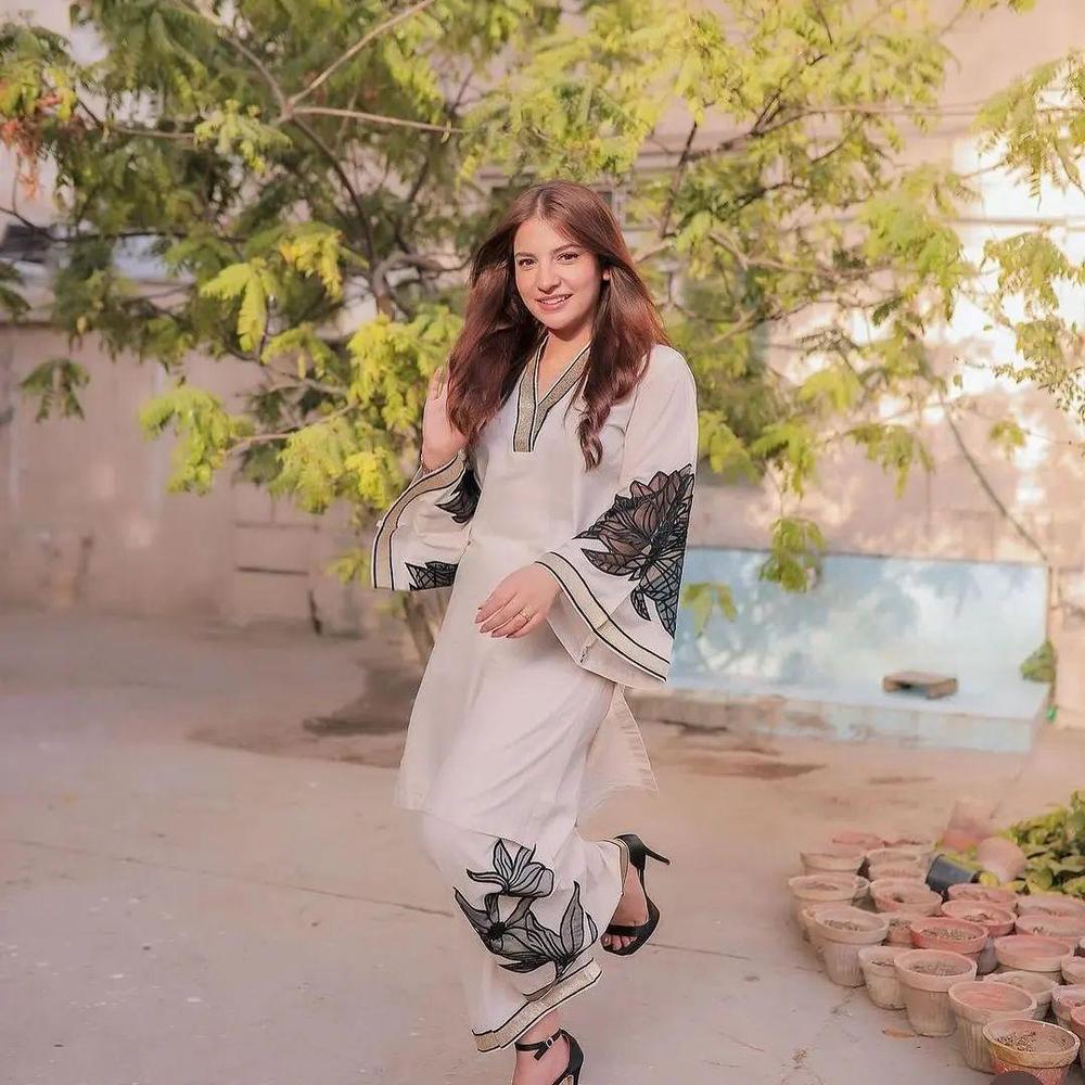 2 Pcs Women's Embroidered Linen Suit (Shirt & Trouser)